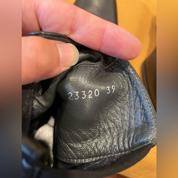 Stuart Weitzman Womens Black Leather Stretch Ankle Notch Heel Boots Sz 8.5 Eu 39 - Picture 9 of 9